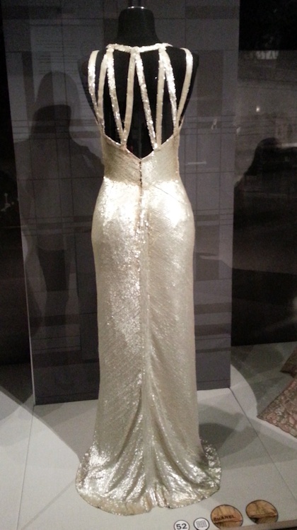 Splendide robe de soirée Chanel à sequins. 