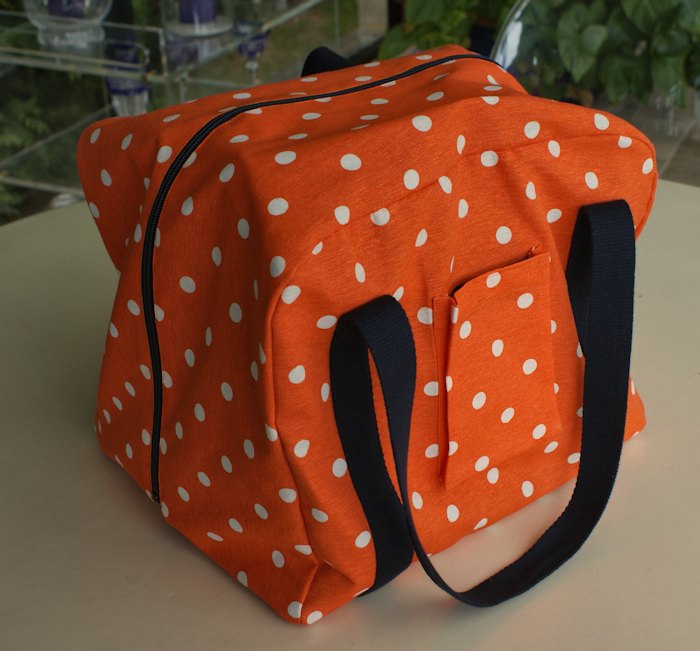 Sac de transport pour surjeteuse réalisé lors d'un atelier chez Les Cousettes