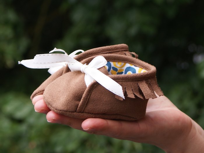 Mocassins de petite Apache. Patron gratuit Schwin & Schwin.