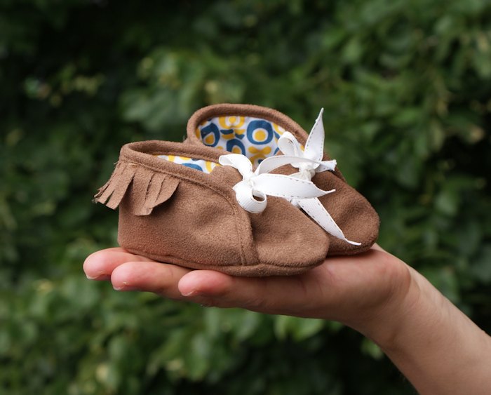 Mocassins de petite Apache. Patron gratuit Schwin & Schwin.