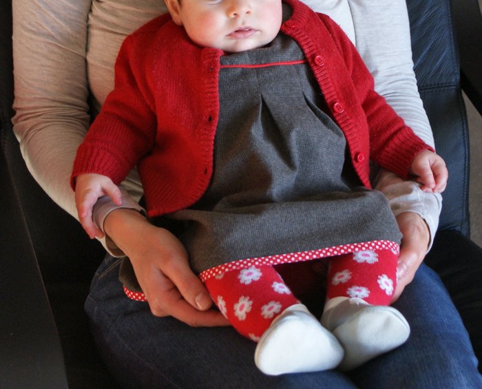 Janneke, robe pour bébé par Laissons Lucie Faire