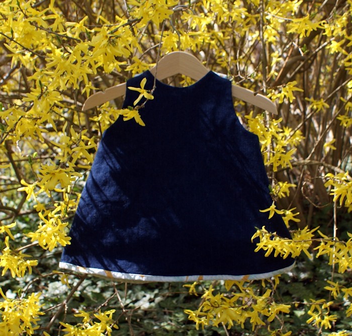 Robe chasuble Les Intemportels pour bébé - par Laissons Lucie Faire