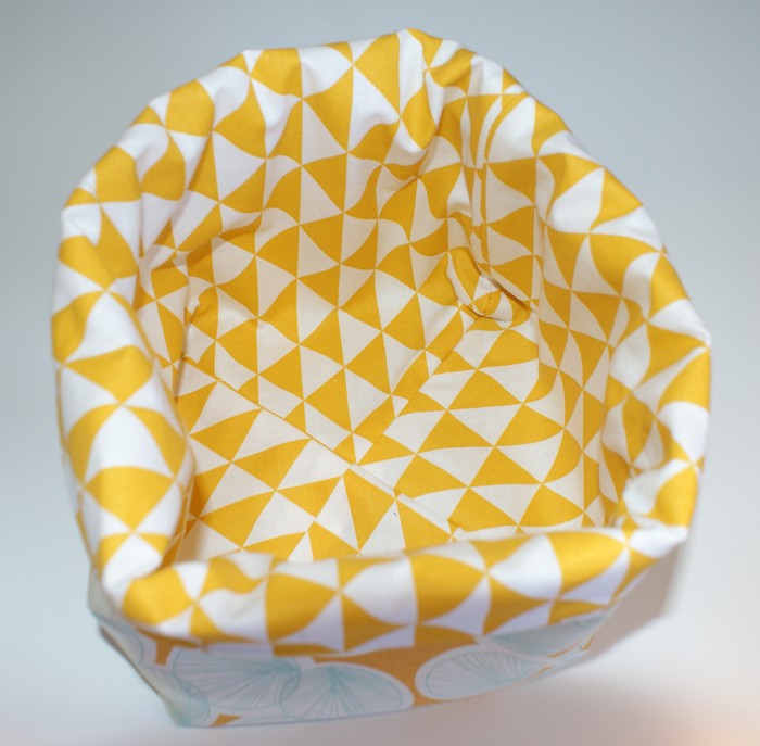 Poubelle de table Les Cousettes (tuto gratuit) et poire vaudou pique-épingles