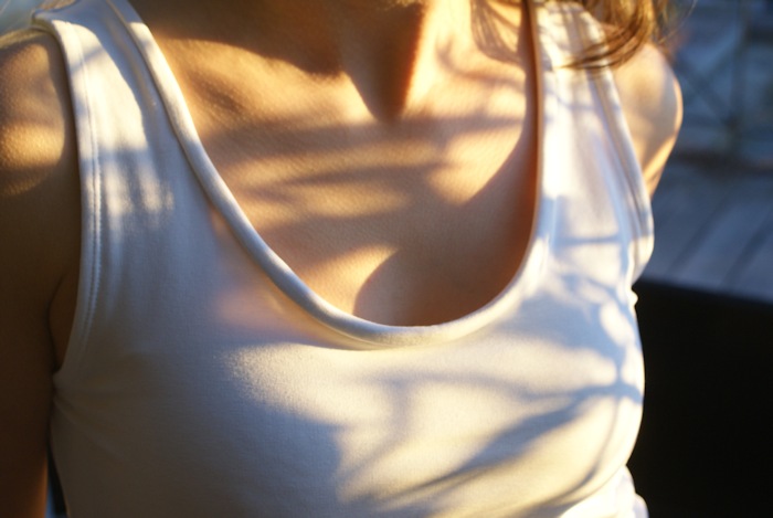 Débardeur en jersey par Laissons Lucie Faire - tuto Elna basics gratuit