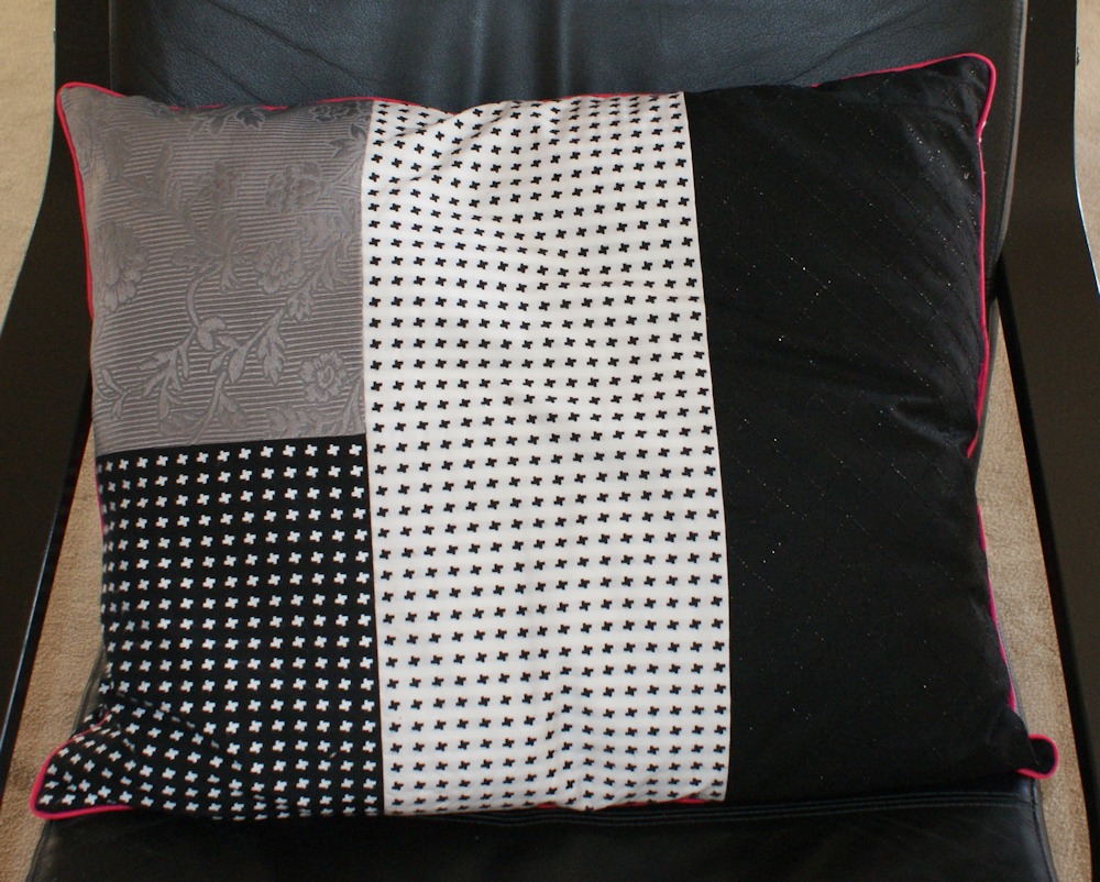 Housses de coussin patchwork par Laissons Lucie Faire (tuto gratuit)