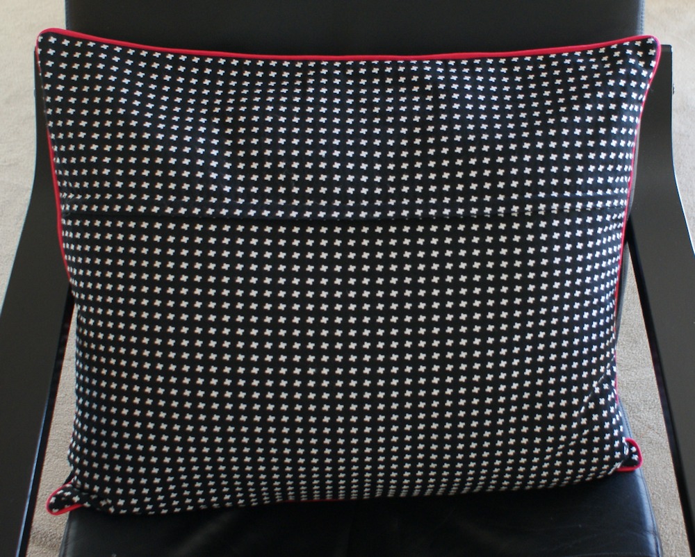 Housses de coussin patchwork par Laissons Lucie Faire (tuto gratuit)