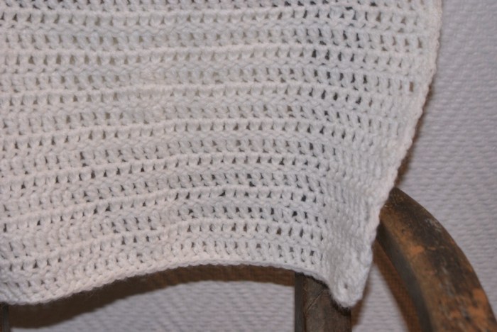 Baby doll blanket au crochet par Laissons Lucie Faire