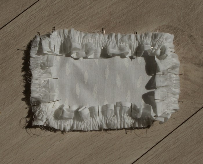 Lit et gigoteuse pour bébé Corolle par Laissons Lucie Faire