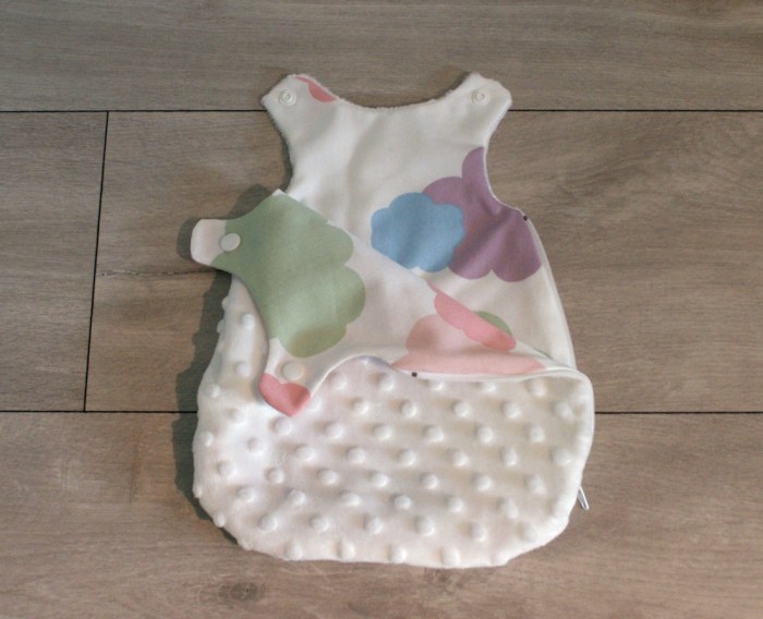 Lit et gigoteuse pour bébé Corolle par Laissons Lucie Faire