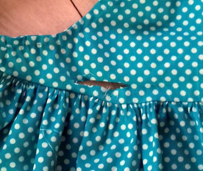 Robe froncée les Intemporels pour bébés par Laissons Lucie Faire