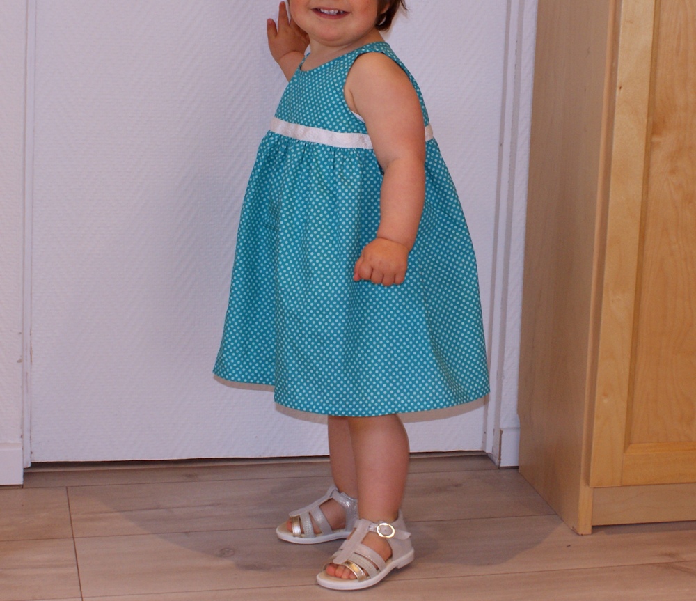 Robe froncée les Intemporels pour bébés par Laissons Lucie Faire