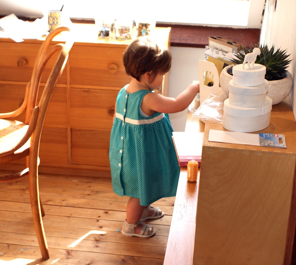 Robe froncée les Intemporels pour bébés par Laissons Lucie Faire