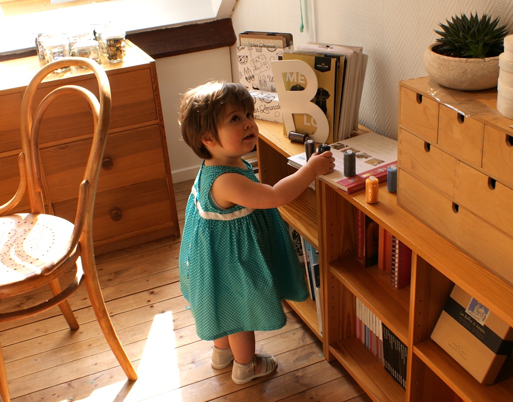 Robe froncée les Intemporels pour bébés par Laissons Lucie Faire