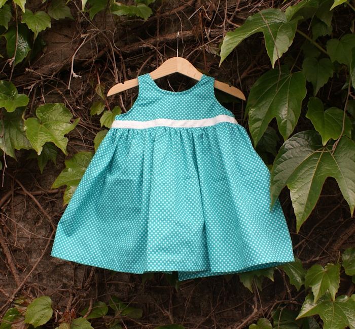 Robe froncée les Intemporels pour bébés par Laissons Lucie Faire