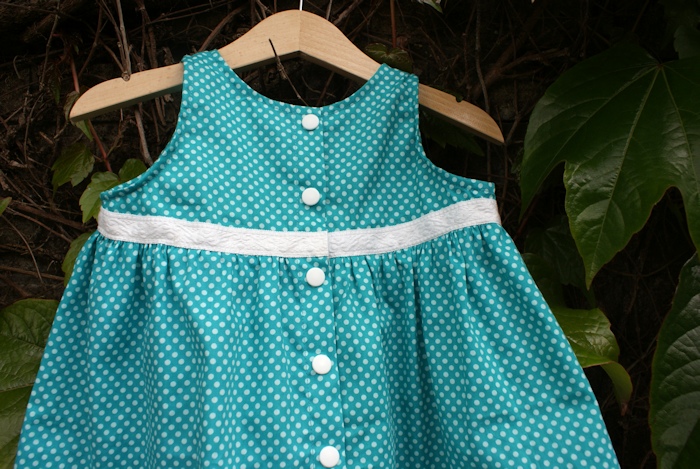 Robe froncée les Intemporels pour bébés par Laissons Lucie Faire