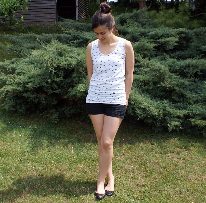 Débardeur d'après le patron gratuit d'Elna par Laissons Lucie Faire