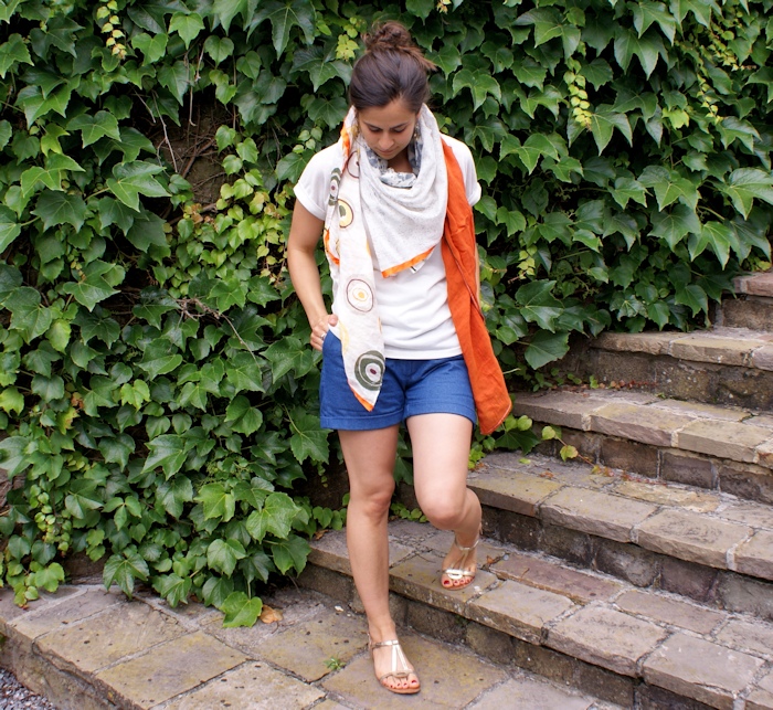 Trop top Ivanne S., short Scarlet et foulard 4 en 1 par Laissons Lucie Faire