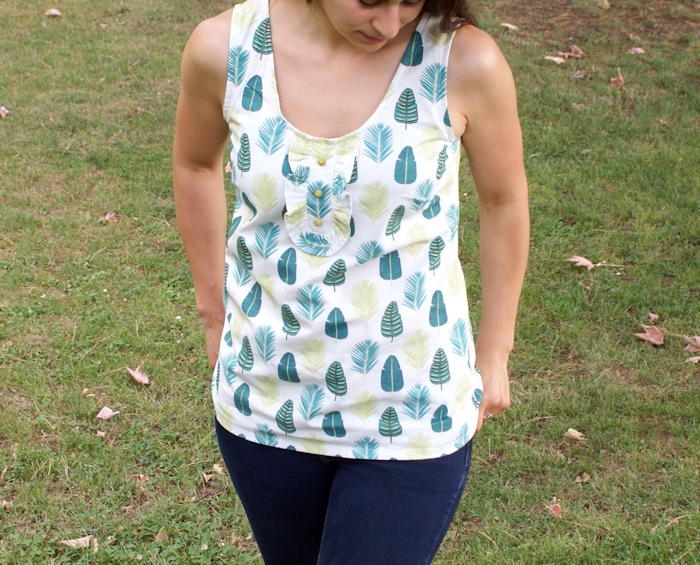 Débardeur à plastron "Botanique" par Laissons Lucie Faire