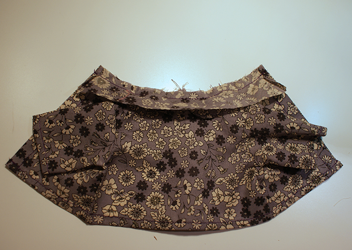 Tuto de blouse à col Claudine pour poupon Corolle de 30 cm par Laissons Lucie Faire