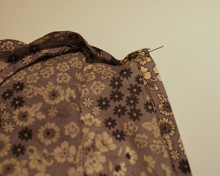 Tuto de blouse à col Claudine pour poupon Corolle de 30 cm par Laissons Lucie Faire