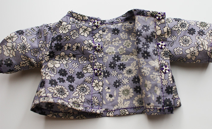 Blouse à col Claudine pour poupon Corolle de 30 cm, tuto par Laissons Lucie Faire