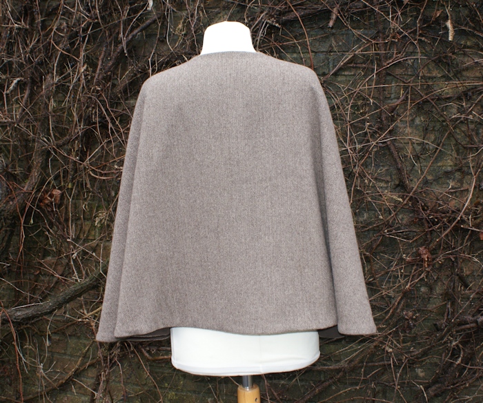 Cape Dressing Chic par Laissons Lucie Faire