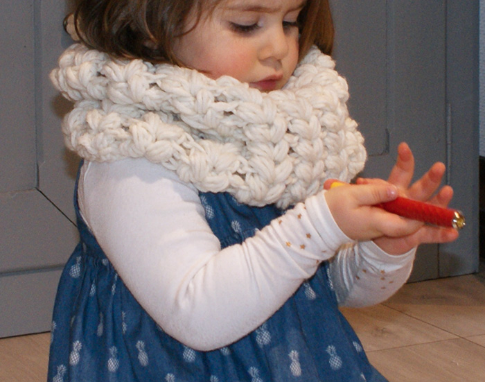 Snood au crochet, point épis, par Laissons Lucie Faire