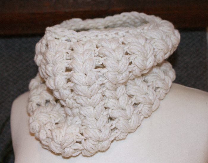 Snood au crochet, point épis, par Laissons Lucie Faire