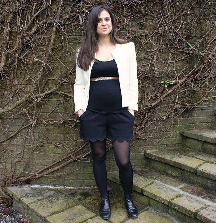 Short châtaigne Deer and Doe de maternité à festons par Laissons Lucie Faire