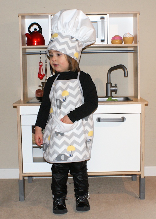 Parure de petit chef, tablier et toque pour enfant, DIY gratuit par Laissons Lucie Faire
