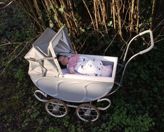 Gigoteuse Lilou pour poupon de 30 cm, patron et tuto gratuit par Laissons Lucie Faire