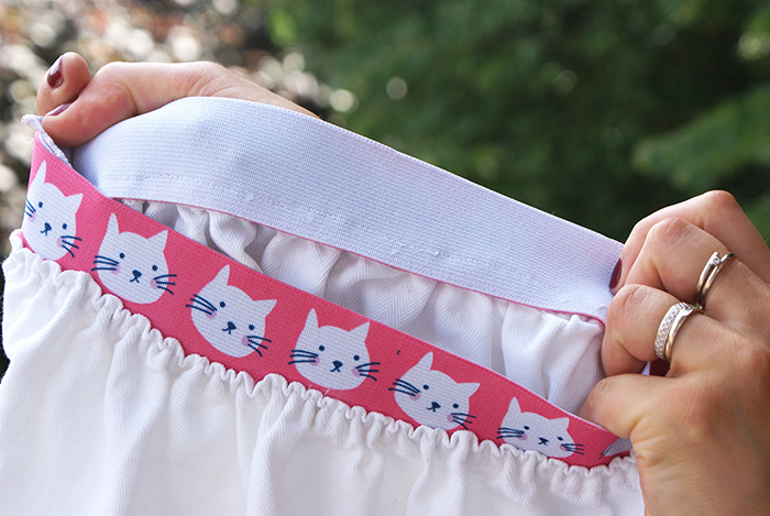 Jupe pour fillette à taille élastiquée par Laissons Lucie Faire