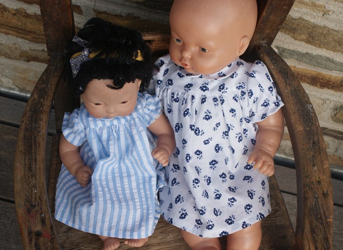 Robes de poupées années 40 par Laissons Lucie Faire