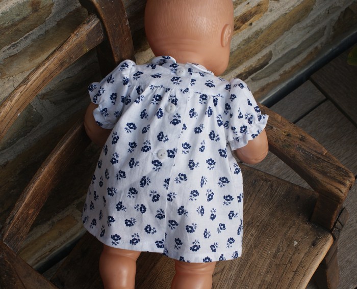 Robe de poupée années 40 par Laissons Lucie Faire