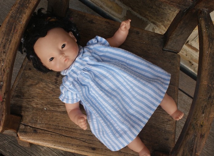 Robe de poupée années 40 par Laissons Lucie Faire