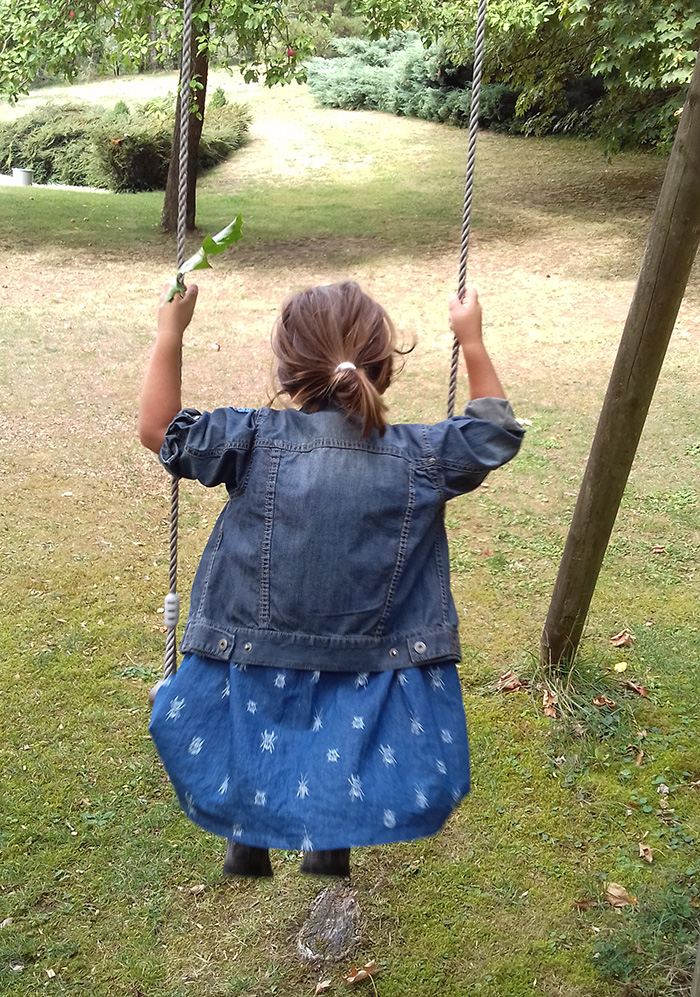 Robe Burda fillette par Laissons Lucie Faire