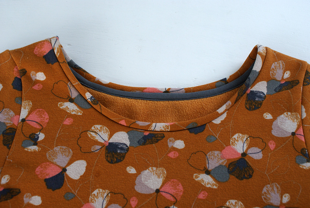 Sweat So Classic Damn Good Caramel par Laissons Lucie Faire